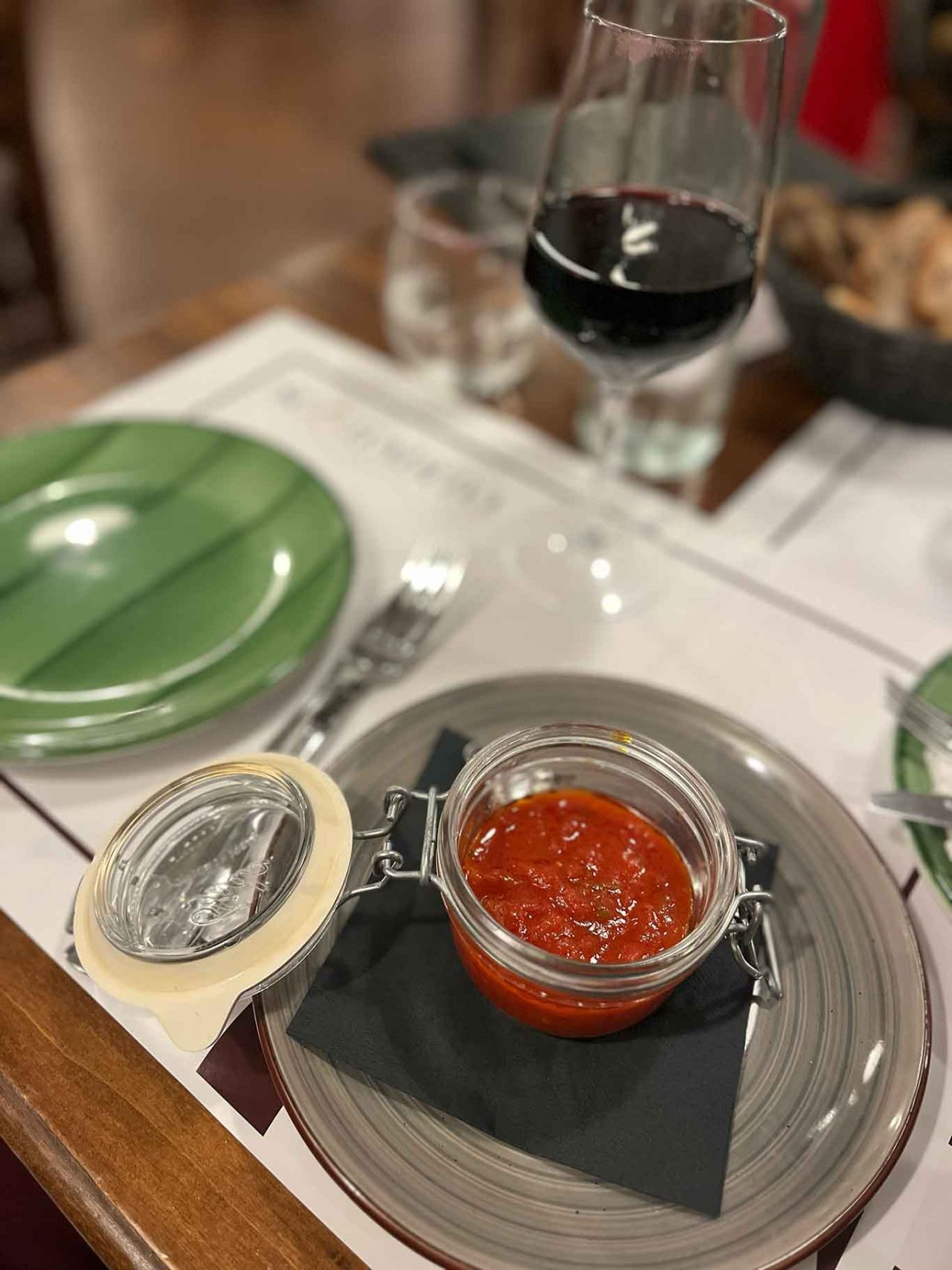 pane e pomodoro al ristorante Scottadito a Roma 