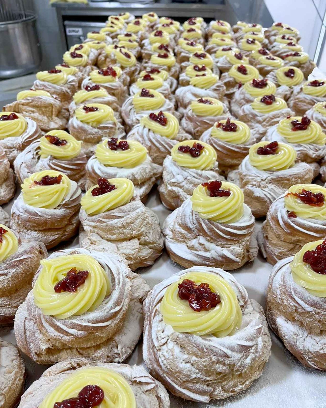 le zeppole di San Giuseppe della pasticceria Carraturo